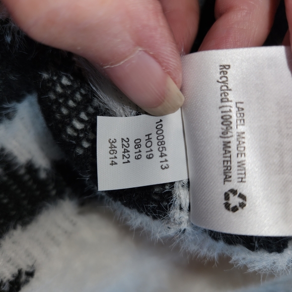 Bar III Black & White Zebra Print Sweater Size M Super Soft & Fuzzy Long Sleeves - Picture 13 of 13